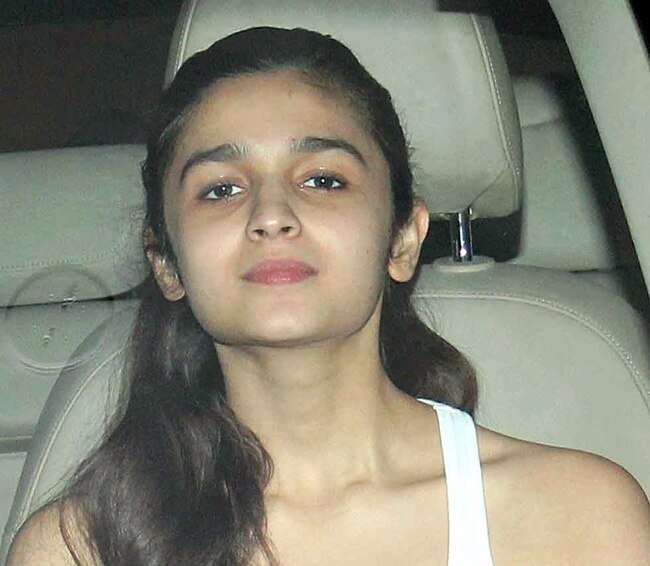 वरुण, सिद्धार्थ और आलिया की KJo के घर 'पार्टी ऑल नाइट'