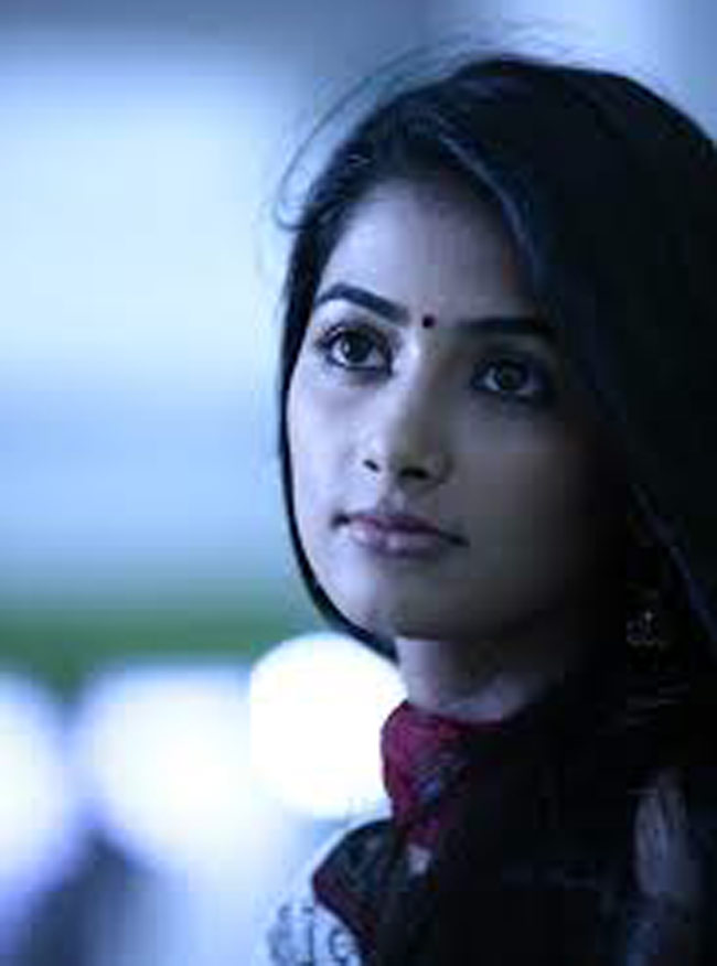 मिलिए रितिक रोशन की नई हिरोइन पूजा हेगड़े से