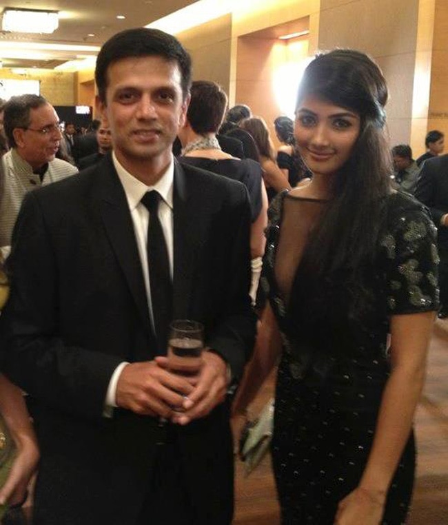 मिलिए रितिक रोशन की नई हिरोइन पूजा हेगड़े से