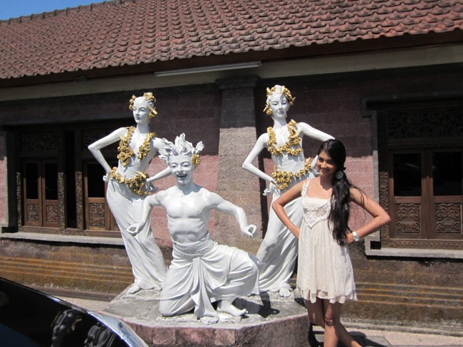 मिलिए रितिक रोशन की नई हिरोइन पूजा हेगड़े से