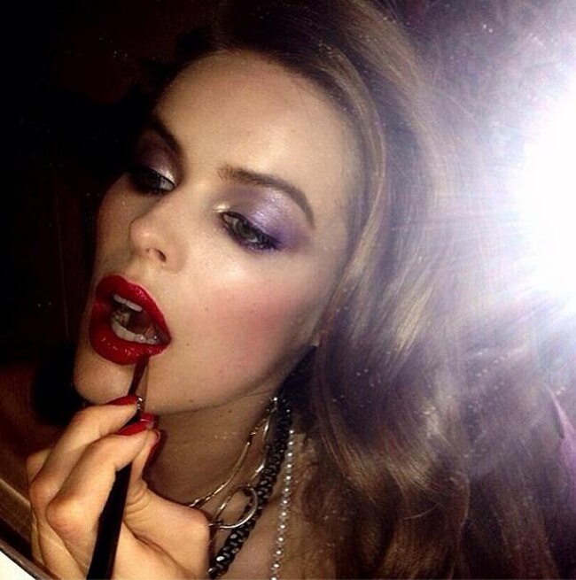 मिलिए अडानी का विरोध करने वाली 'बिकिनी बेब' रॉबिन लॉली से...