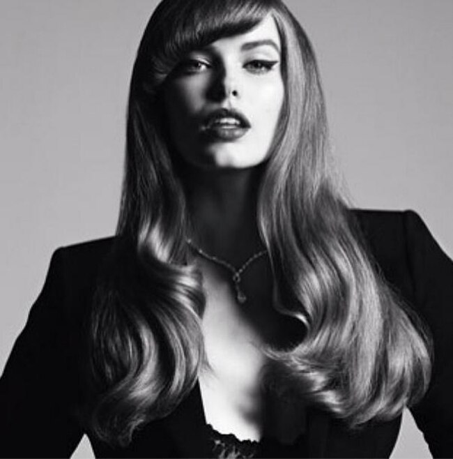 मिलिए अडानी का विरोध करने वाली 'बिकिनी बेब' रॉबिन लॉली से...