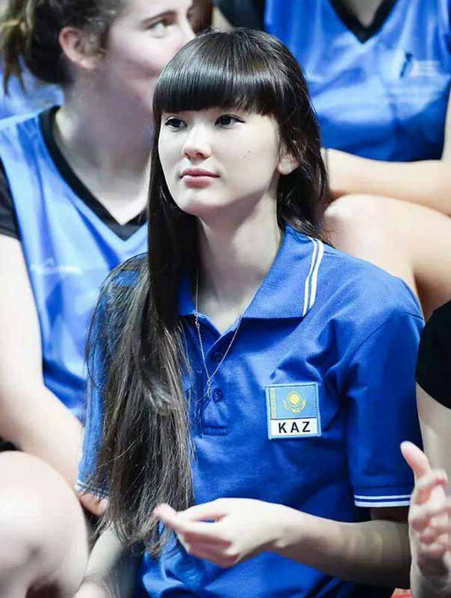 इतनी क्यूट खिलाड़ी कि खेलना भी हुआ मुहाल