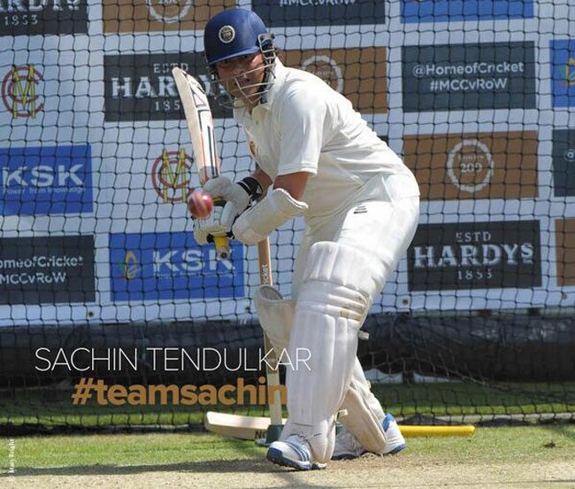 संन्यास के बाद जब तेंदुलकर ने थामा बल्ला और गेंद...