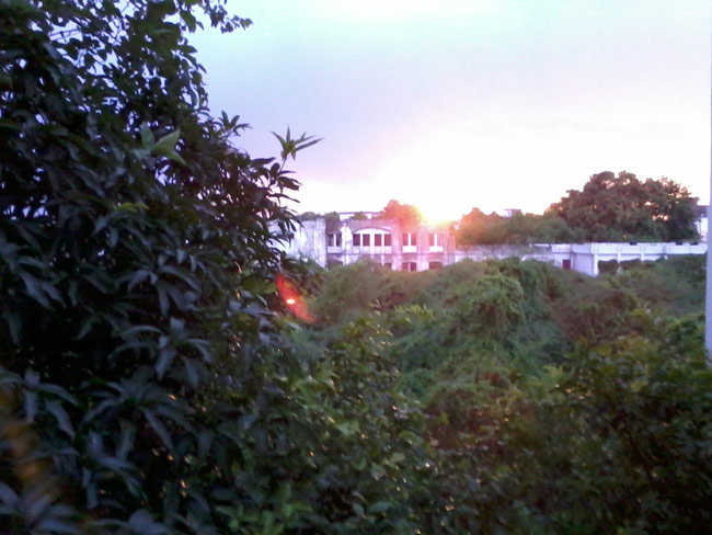 आसमान में दिखी उड़न तश्‍तरी, खगोलशास्त्री की नजर में UFO