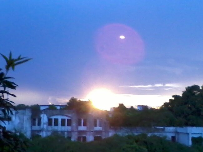 आसमान में दिखी उड़न तश्‍तरी, खगोलशास्त्री की नजर में UFO