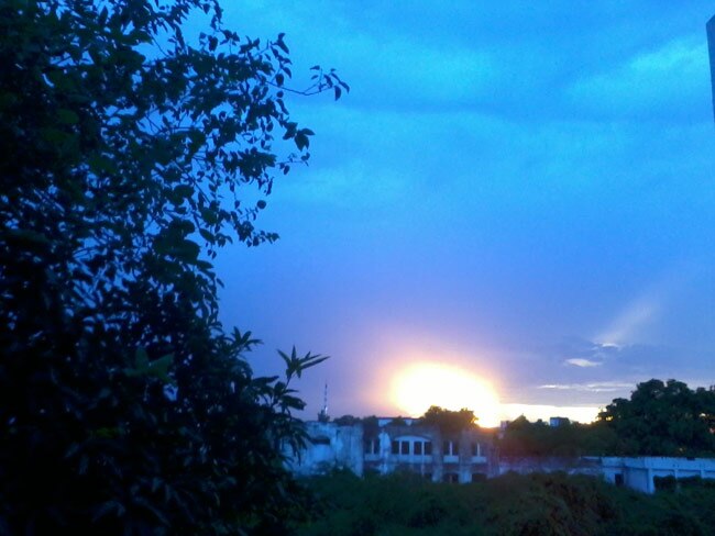 आसमान में दिखी उड़न तश्‍तरी, खगोलशास्त्री की नजर में UFO