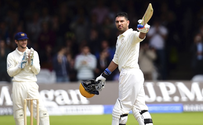 संन्यास के बाद जब तेंदुलकर ने थामा बल्ला और गेंद...