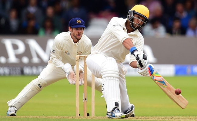 संन्यास के बाद जब तेंदुलकर ने थामा बल्ला और गेंद...