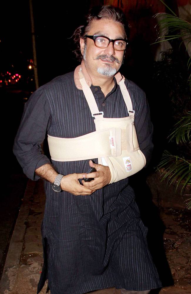 फिल्म 'बादलपुर' की शूटिंग खत्म, सितारों ने की पार्टी