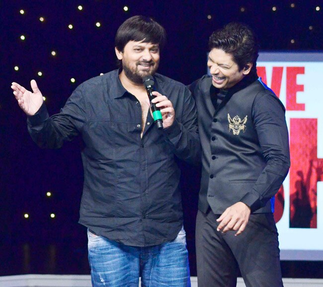 'लिव लव लाफ शान से' कॉन्सर्ट में हस्तियों का जमावड़ा