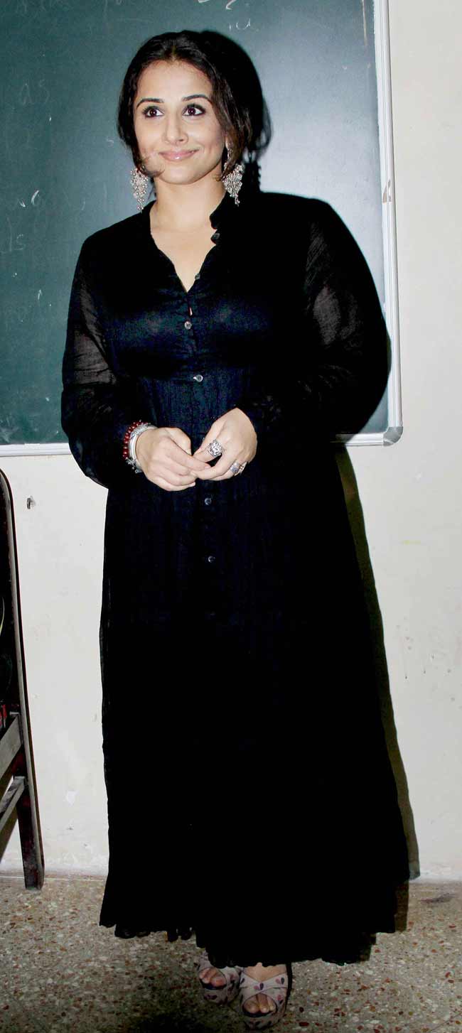 विद्या बालन ने नेत्रहीनों के लिए स्मार्टकेन डिवाइस लॉन्च किया