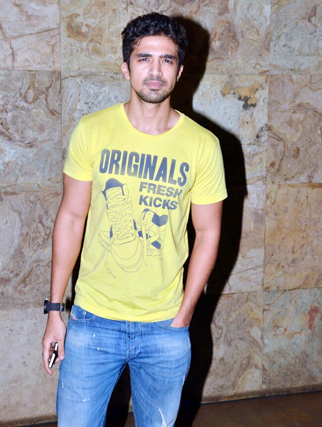 'शादी वादी' की स्क्रीनिंग पर हुमा कुरैशी और नेहा शर्मा का जलवा