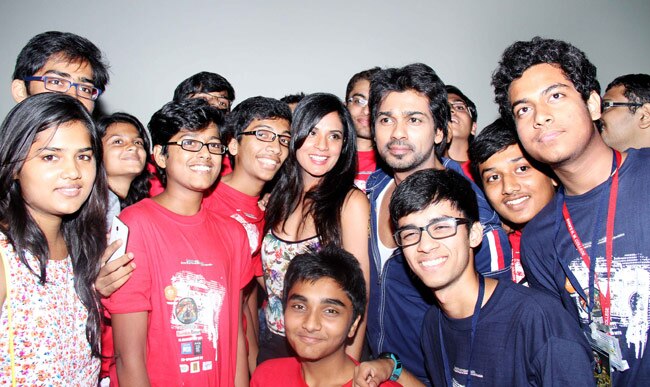 'तमंचे' फिल्म का प्रमोशन करते नजर आए निखिल और रिचा