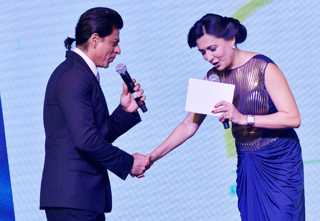 पूरी दुनिया के सामने शाहरुख खान ने उड़ाया आमिर खान का मजाक