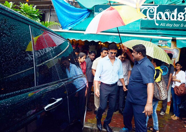 फिल्म 'एंटरटेनमेंट' के प्रमोशन में बिजी अक्षय-तमन्ना