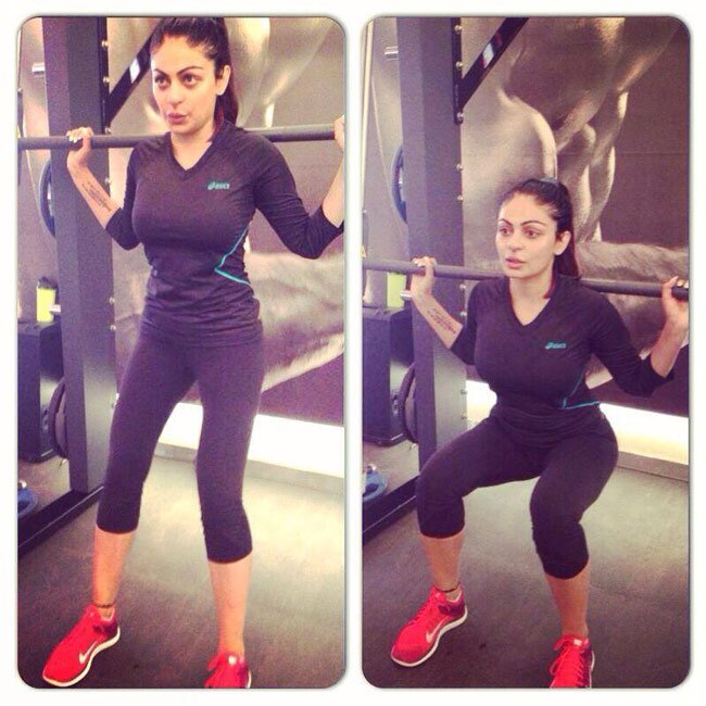 बर्थ डे गर्ल नीरू बाजवा की खास तस्वीरें...