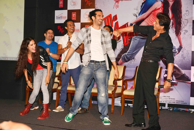 डांस फिल्म को सपोर्ट करने पहुंचे किंग खान