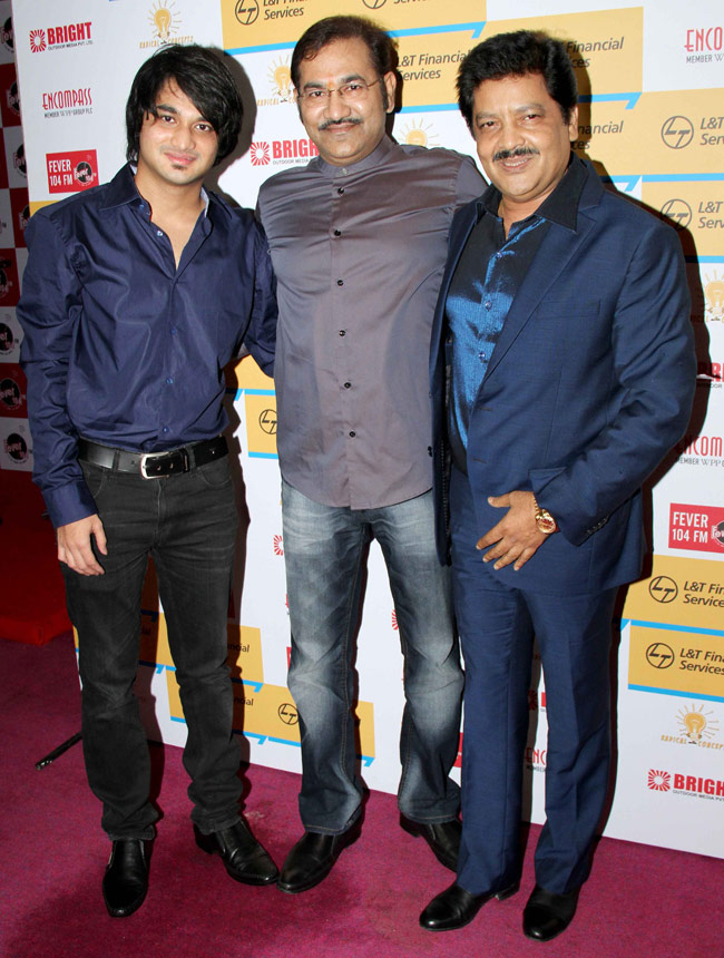 'लिव लव लाफ शान से' कॉन्सर्ट में हस्तियों का जमावड़ा