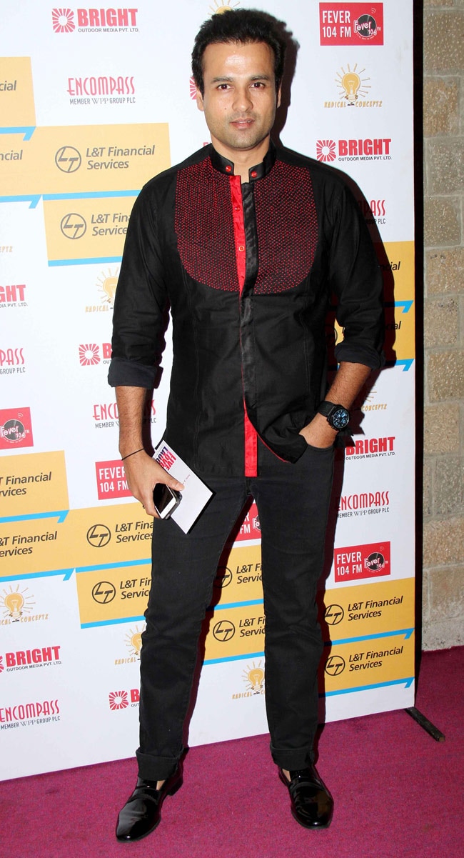 'लिव लव लाफ शान से' कॉन्सर्ट में हस्तियों का जमावड़ा