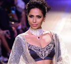 लैक्‍मे फैशन वीक में जलवे बिखेरतीं जैकलीन