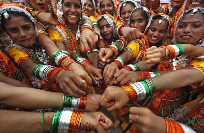 तस्वीरें: जश्न-ए-आजादी में डूबा पूरा देश