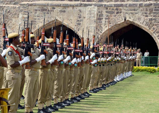 स्वतंत्रता दिवस की तैयारियों में डूबा देश