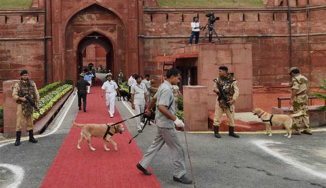 स्वतंत्रता दिवस की तैयारियों में डूबा देश