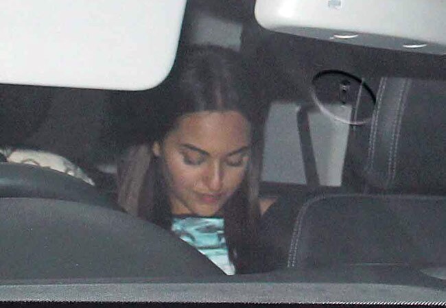 बॉलीवुड सितारों से गुलजार हुई करण जौहर की पार्टी