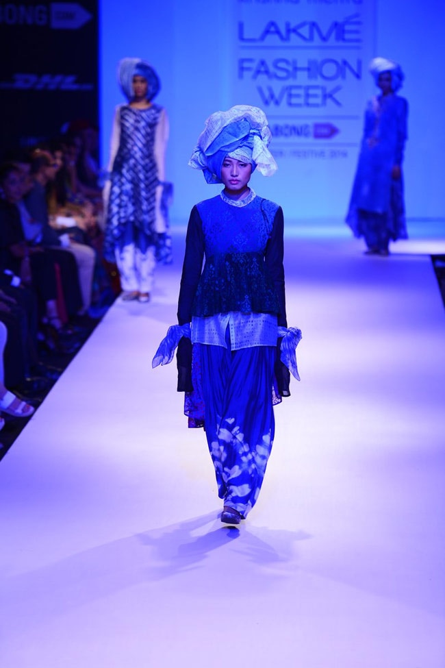 लैक्‍मे फैशन वीक में चित्रांगदा और नेहा का जलवा