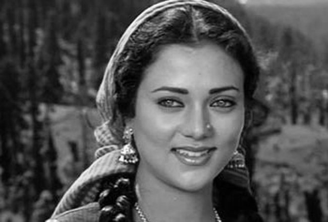 अबूझ पहेलियां: गुजरे जमाने के वो दिलकश चेहरे जो राज ओढ़े हैं...