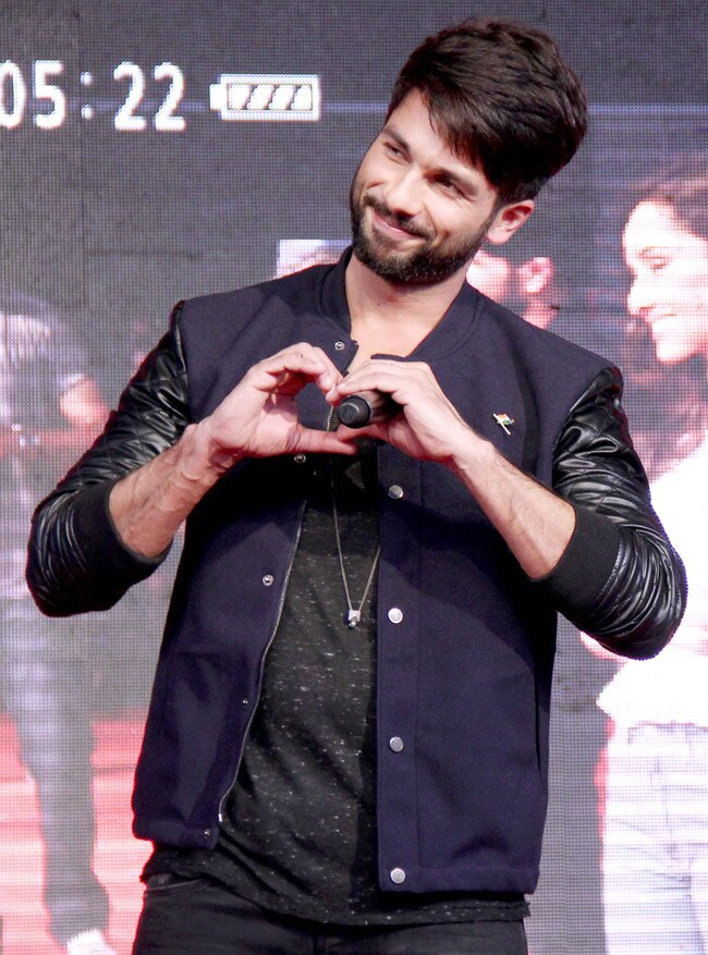 'हैदर' के प्रमोशन में जुटे श्रद्धा और शाहिद कपूर