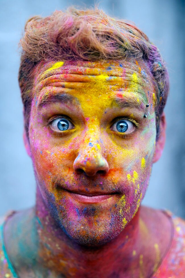 स्पेन के मेड्रिड में होली के रंग