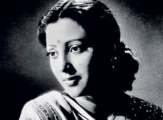 अबूझ पहेलियां: गुजरे जमाने के वो दिलकश चेहरे जो राज ओढ़े हैं...