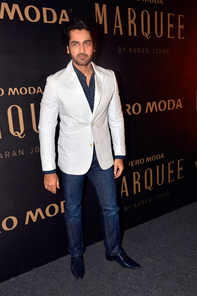 हुस्न की मलिकाओं ने लूट ली करन जौहर की शाम