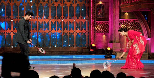 'सिने स्टार्स की खोज' के सेट पर दीपिका-अर्जुन का बैडमिंटन शो...