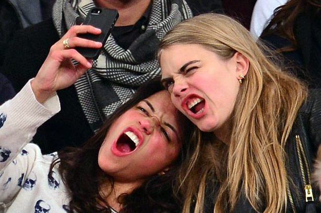 खूब चर्चा में रहा इन लेस्बियन हस्तियों का रिश्ता