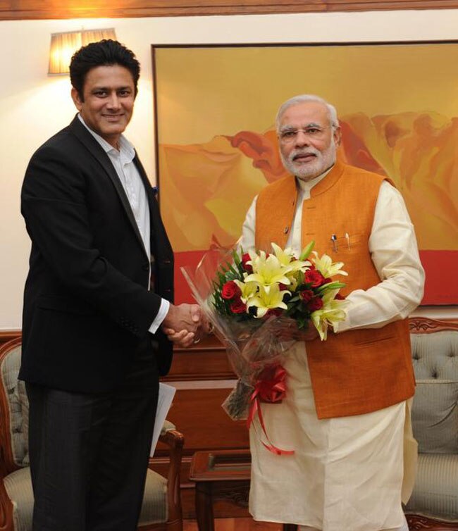 सितारे जो मिलने पहुंचे पीएम नरेंद्र मोदी से...