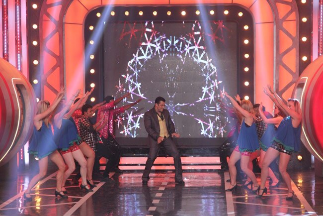 शाहिद और श्रद्धा पहुंचे बिग बॉस के घर, हुई जमकर मस्ती