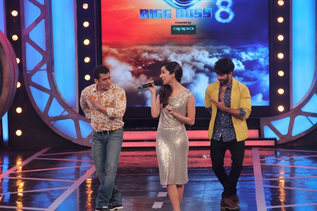 शाहिद और श्रद्धा पहुंचे बिग बॉस के घर, हुई जमकर मस्ती