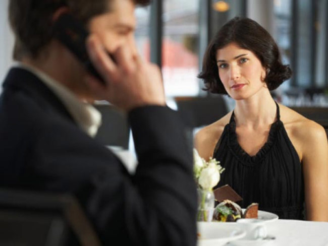 डेट पर लड़की को इंप्रेस करने के 10 तरीके