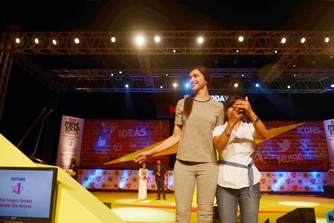 'इंडिया टुडे माइंड रॉक्स यूथ समिट' में बॉलीवुड का तड़का