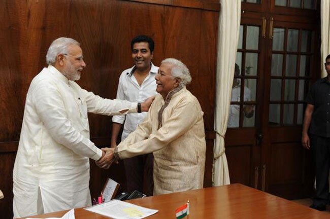 सितारे जो मिलने पहुंचे पीएम नरेंद्र मोदी से...