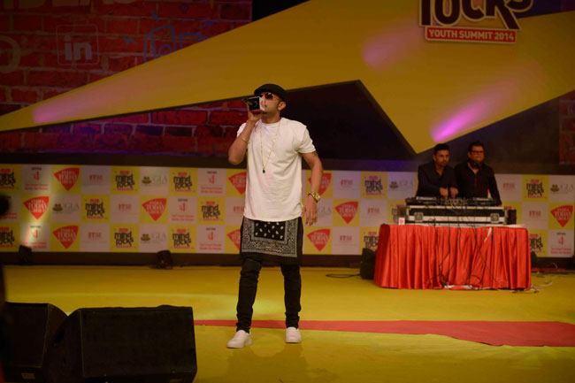 माइंड रॉक्स 2014: हनी सिंह के गानों पर जमकर थिरके युवा