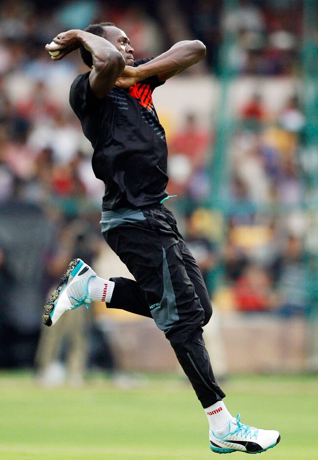 क्रिकेट में बोल्ट ने दिया युवी को 'झटका' तो 100 मीटर में जीते युवराज