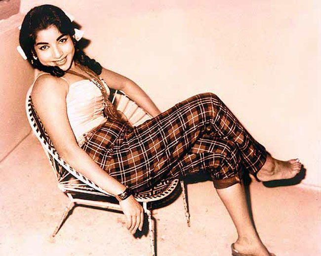 जयललिता का फिल्म से लेकर राजनीति तक का सफर...