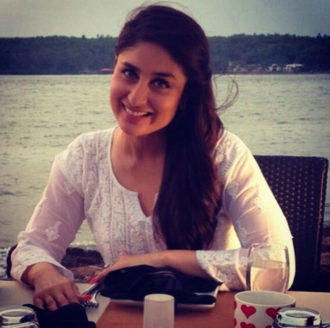 बिन मेकअप हिरोइनों की Selfie