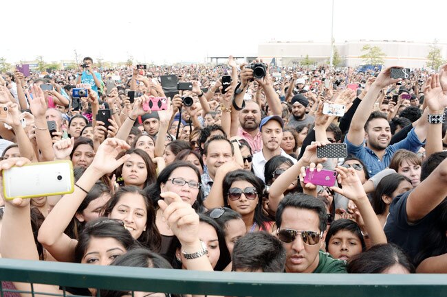 टोरंटो में कटरीना कैफ की बहन के साथ थिरके सलमान