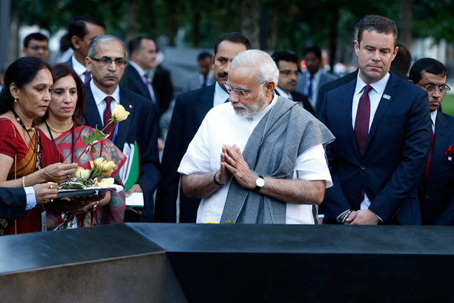 नरेंद्र मोदी ने 9/11 में मारे गए लोगों को श्रद्धांजलि दी