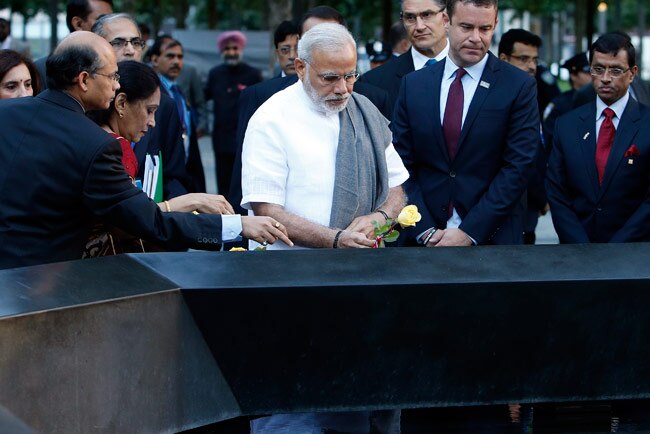 नरेंद्र मोदी ने 9/11 में मारे गए लोगों को श्रद्धांजलि दी